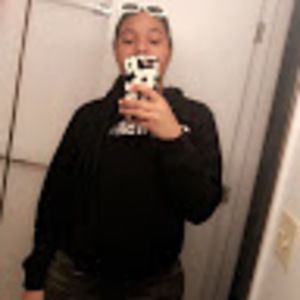 Meet your Posher, Akenya